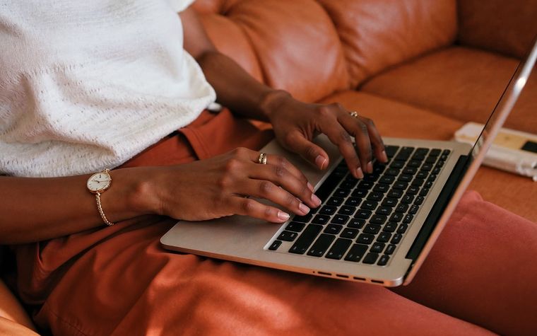 Page FAQ stratégique pensée pour être citée par les IA